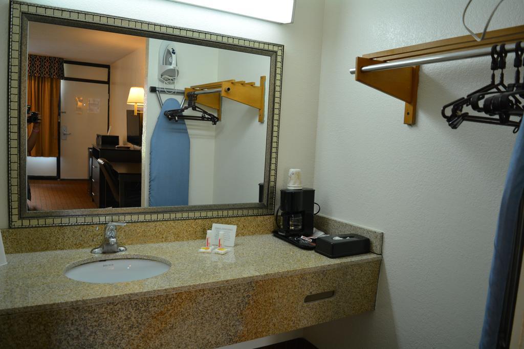 Days Inn By Wyndham Port Royal/Near Parris Island Kültér fotó